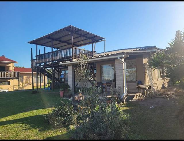 3 BEDROOM HOUSE FOR SALE IN UVONGO BEACH